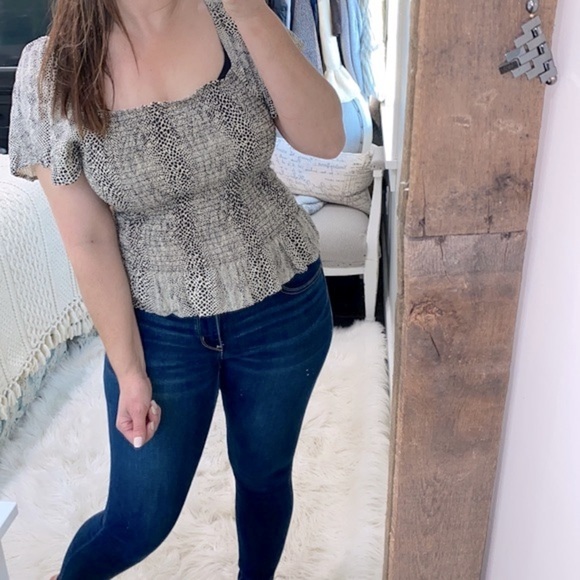 Jessica Simpson leopard print boho smocked top size large - Picture 2 of 7